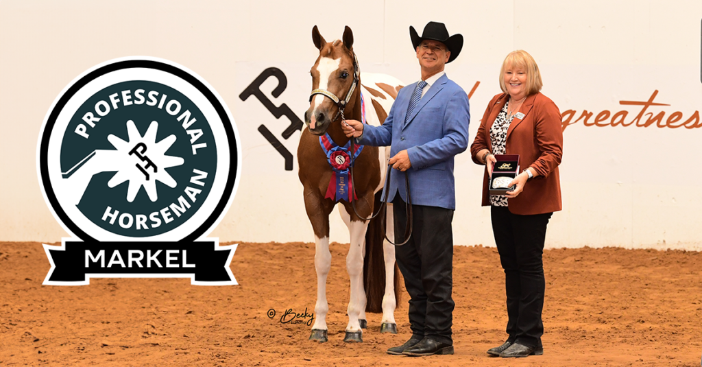 Professional Horseman receiving their award at the 2024 World Show.